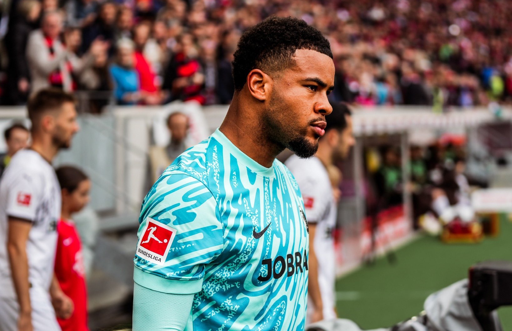 Noah Atubolu num jogo do Friburgo