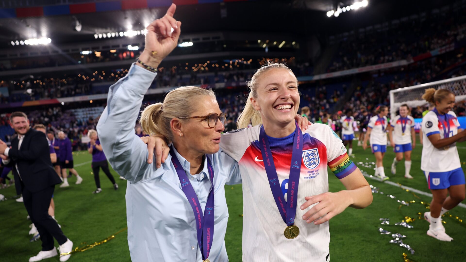 Sarina Wiegman Leah Williamson Inglaterra