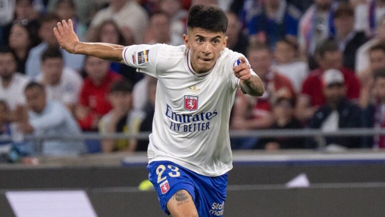 Alvo do Benfica falha apresentação aos trabalhos no Lyon