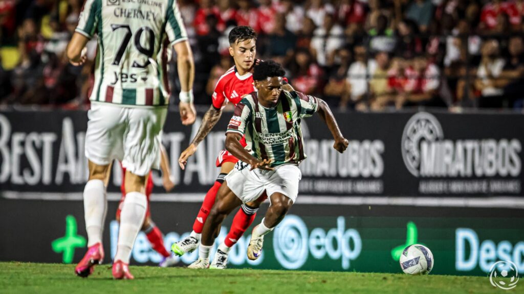 Jogadores Benfica e Estrela da Amadora