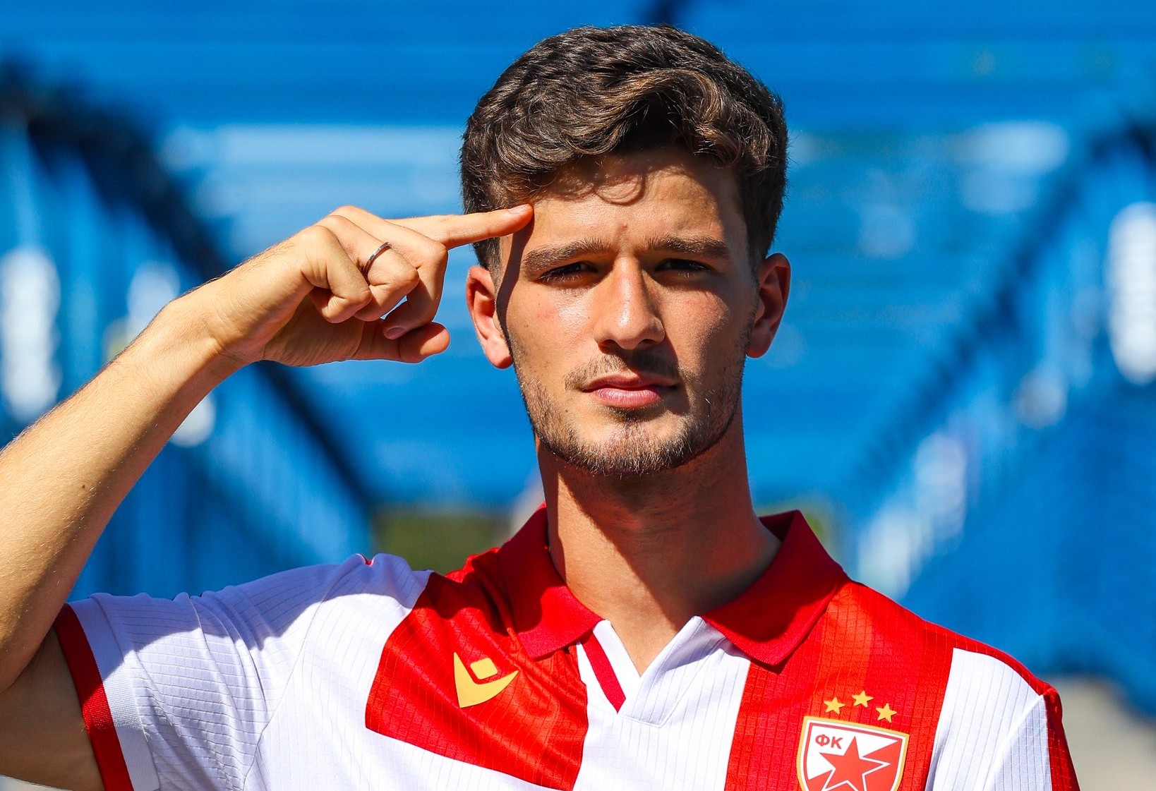 Tomás Handel Estrela Vermelha