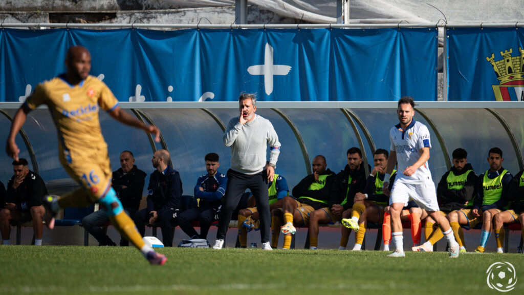 Tiago Zorro no dérbi entre Belenenses e Atlético.